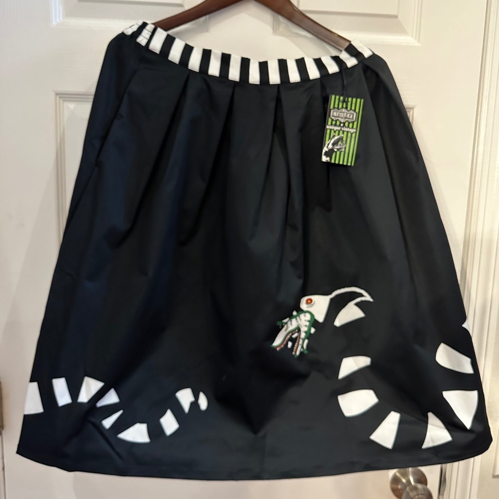 Unique Vintage Beetlejuice Sandworm Swing Skirt
